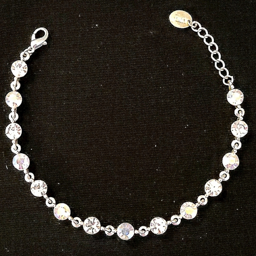 ❤️ CRYSTAL BRACELET SILVER COLORED